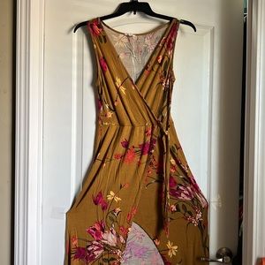 Maxi dress with split.